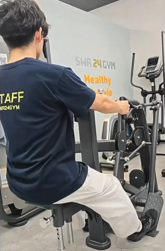 SWR24GYM小牧店シーテッドロー